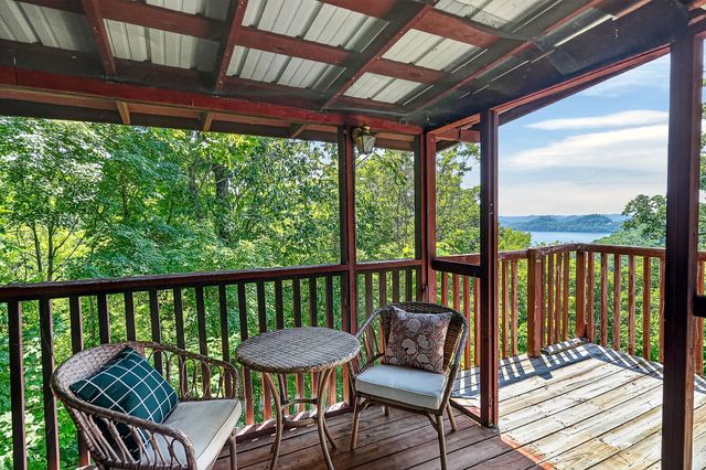 241 Nautilus Pt, Silver Point, TN 38582
