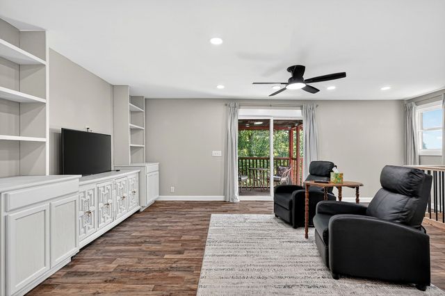 241 Nautilus Pt, Silver Point, TN 38582