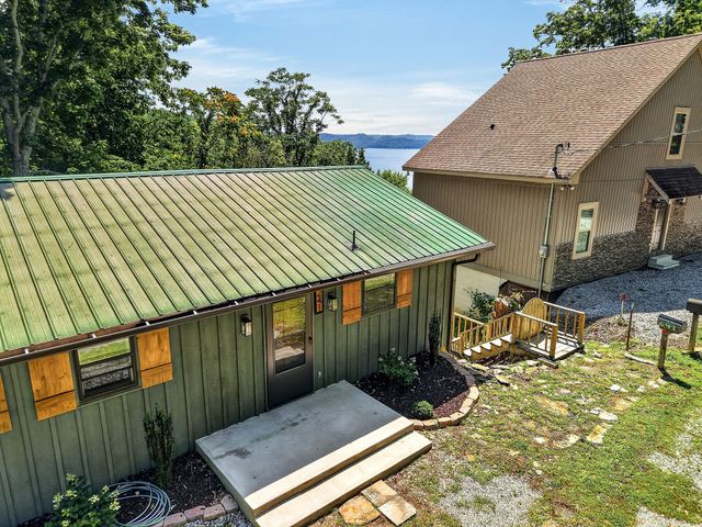 241 Nautilus Pt, Silver Point, TN 38582