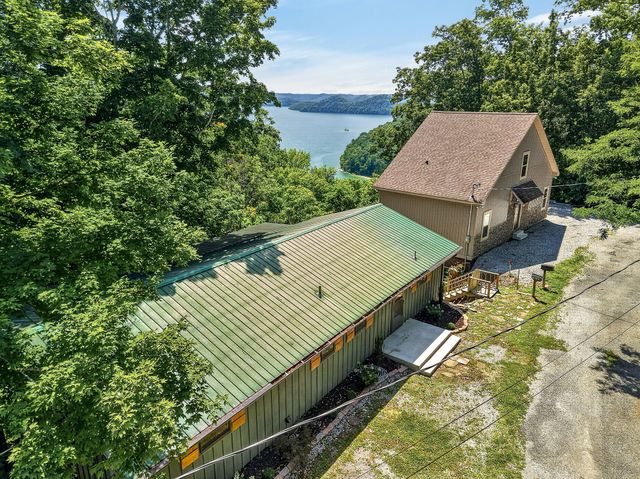 241 Nautilus Pt, Silver Point, TN 38582