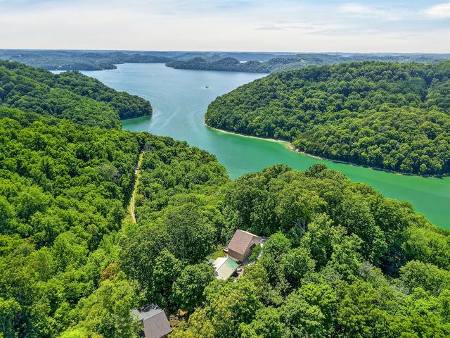 241 Nautilus Pt, Silver Point, TN 38582