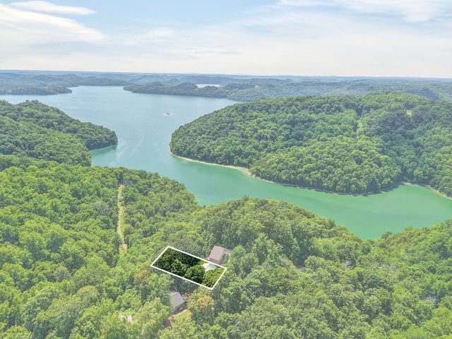 241 Nautilus Pt, Silver Point, TN 38582