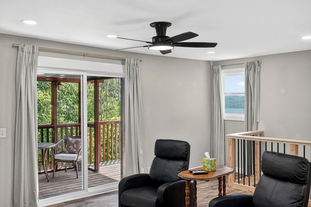 241 Nautilus Pt, Silver Point, TN 38582