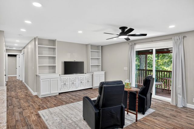 241 Nautilus Pt, Silver Point, TN 38582