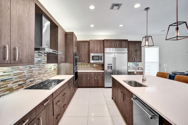 19889 Old Bridgewood Trail, Boca Raton, FL 33498