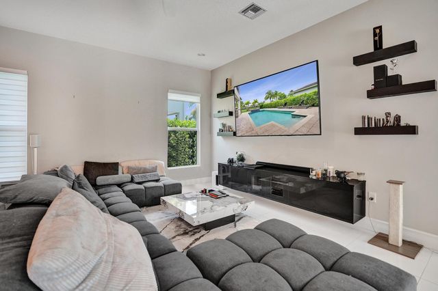 19889 Old Bridgewood Trail, Boca Raton, FL 33498