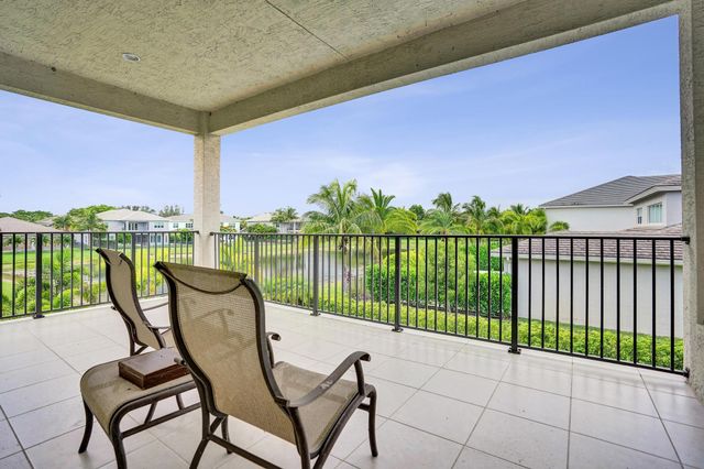 19889 Old Bridgewood Trail, Boca Raton, FL 33498