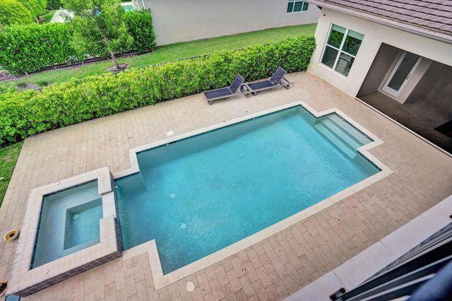 19889 Old Bridgewood Trail, Boca Raton, FL 33498