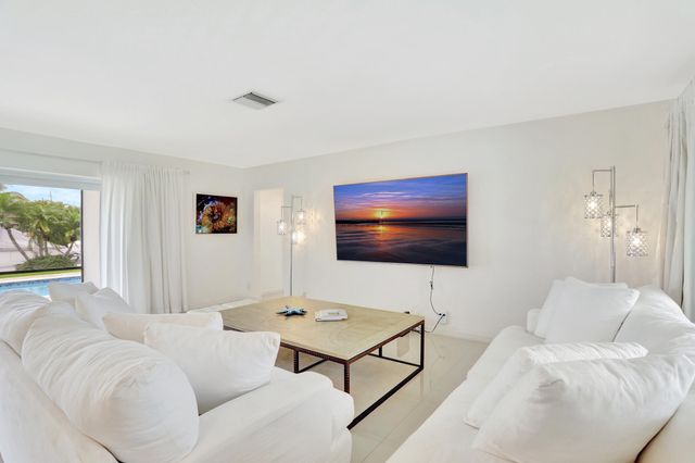 1410 SE 12th Street, Deerfield Beach, FL 33441