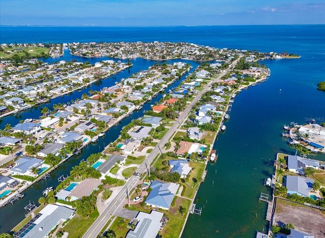 512 KEY ROYALE DRIVE, Holmes Beach, FL 34217