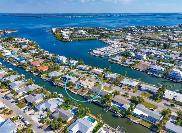 512 KEY ROYALE DRIVE, Holmes Beach, FL 34217