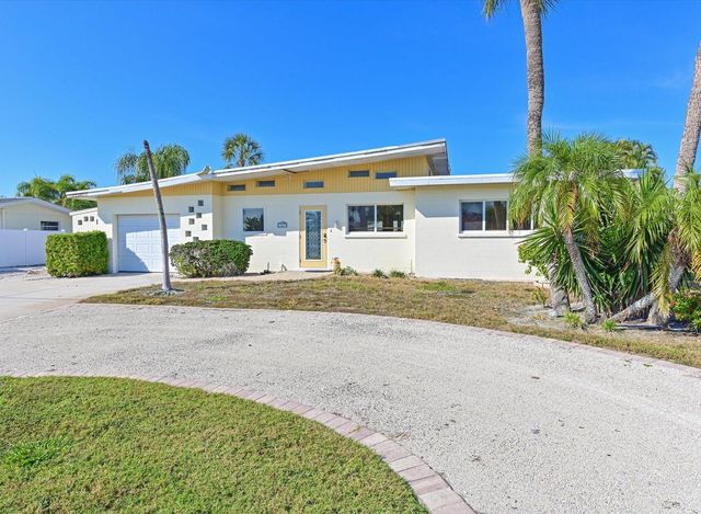 512 KEY ROYALE DRIVE, Holmes Beach, FL 34217