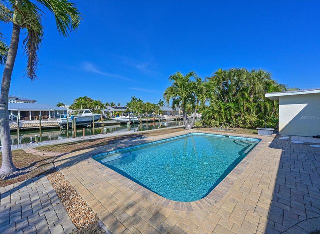 512 KEY ROYALE DRIVE, Holmes Beach, FL 34217