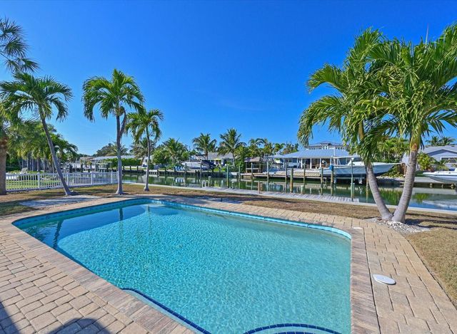 512 KEY ROYALE DRIVE, Holmes Beach, FL 34217