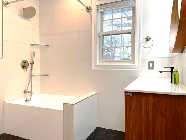 44 Rolling Ln, Newton, MA 02467