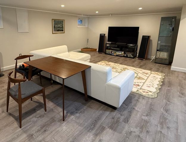 44 Rolling Ln, Newton, MA 02467