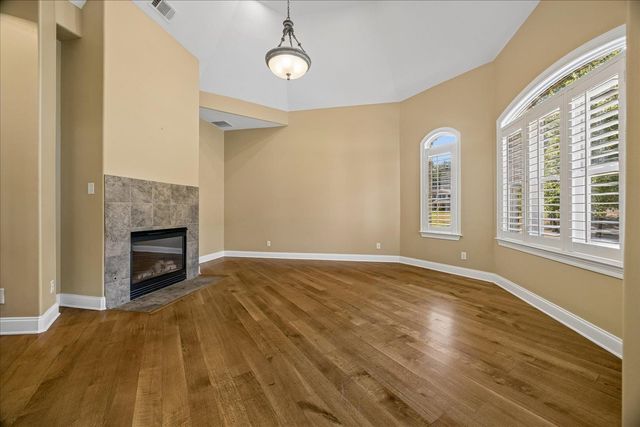 25 LANCASTER DR, Arlington, TN 38002