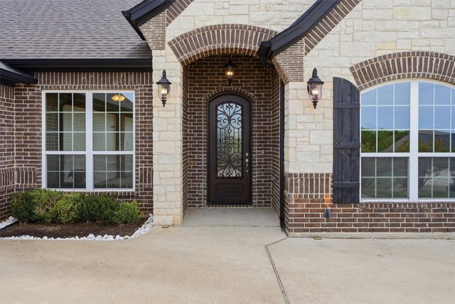 3913 Homestead Court, Granbury, TX 76049
