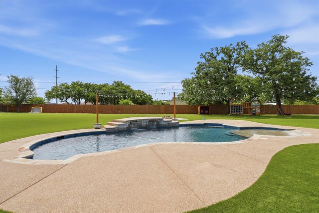 3913 Homestead Court, Granbury, TX 76049