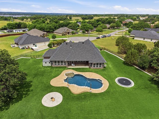 3913 Homestead Court, Granbury, TX 76049