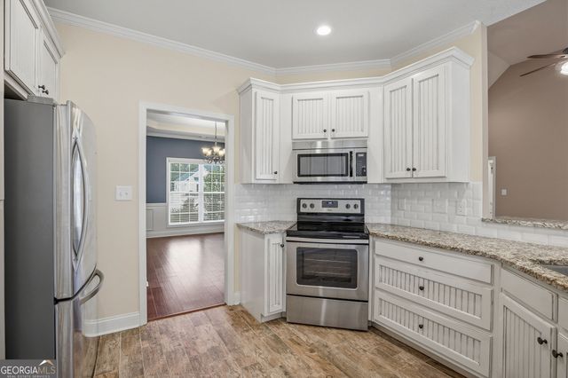 251 Hampton Oaks Way, Byron, GA 31008