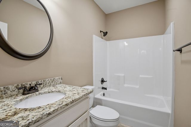 251 Hampton Oaks Way, Byron, GA 31008