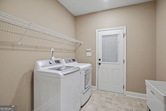 251 Hampton Oaks Way, Byron, GA 31008