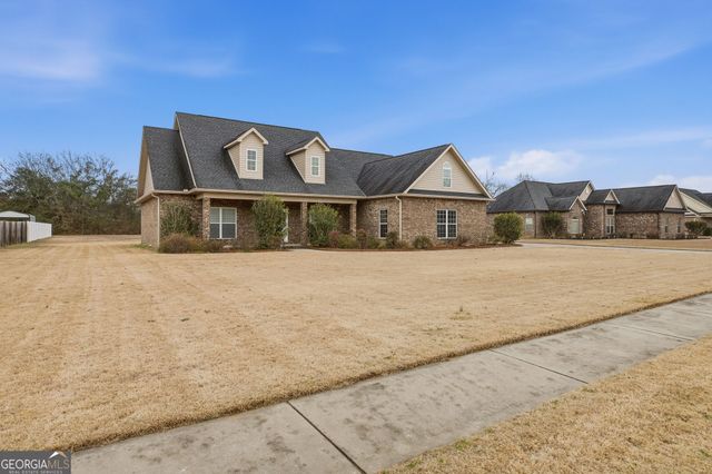 251 Hampton Oaks Way, Byron, GA 31008