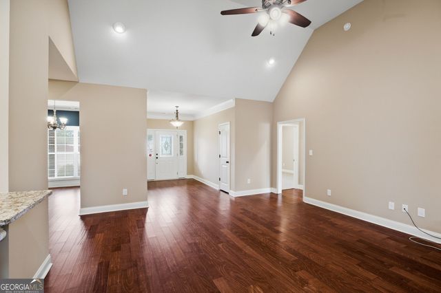 251 Hampton Oaks Way, Byron, GA 31008