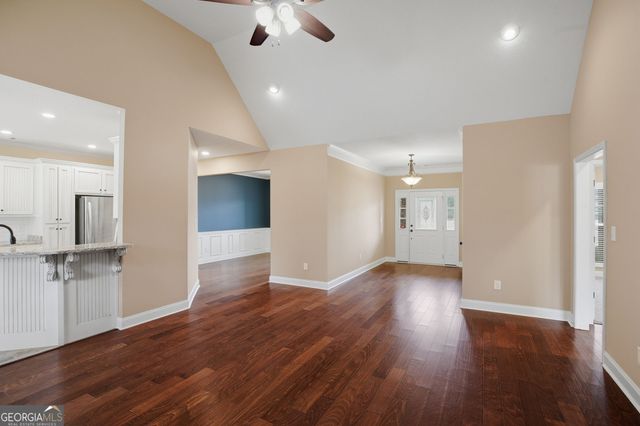 251 Hampton Oaks Way, Byron, GA 31008