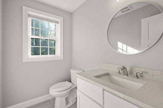 23 Old Center St, Carver, MA 02330