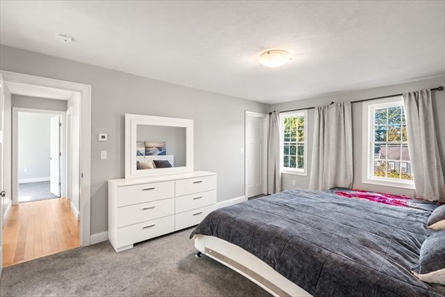 23 Old Center St, Carver, MA 02330