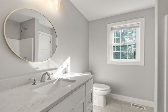 23 Old Center St, Carver, MA 02330