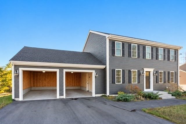 23 Old Center St, Carver, MA 02330