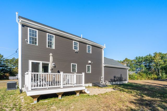 23 Old Center St, Carver, MA 02330