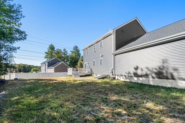 23 Old Center St, Carver, MA 02330
