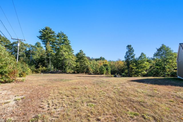 23 Old Center St, Carver, MA 02330