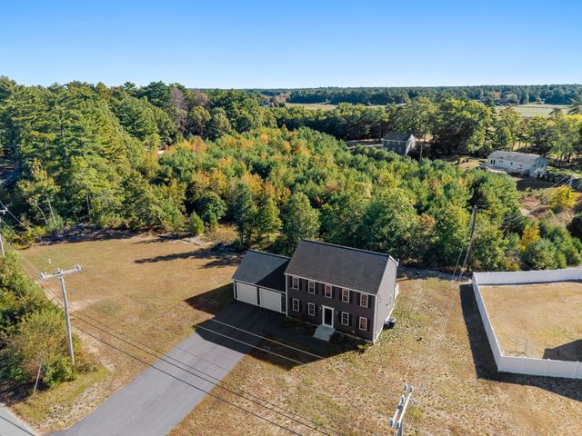 23 Old Center St, Carver, MA 02330
