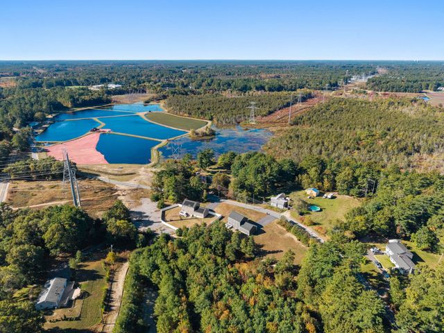 23 Old Center St, Carver, MA 02330