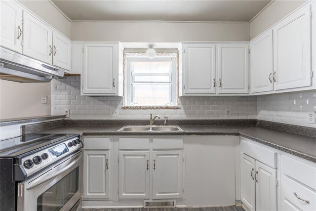 6817 Lancer Lane, Oklahoma City, OK 73132