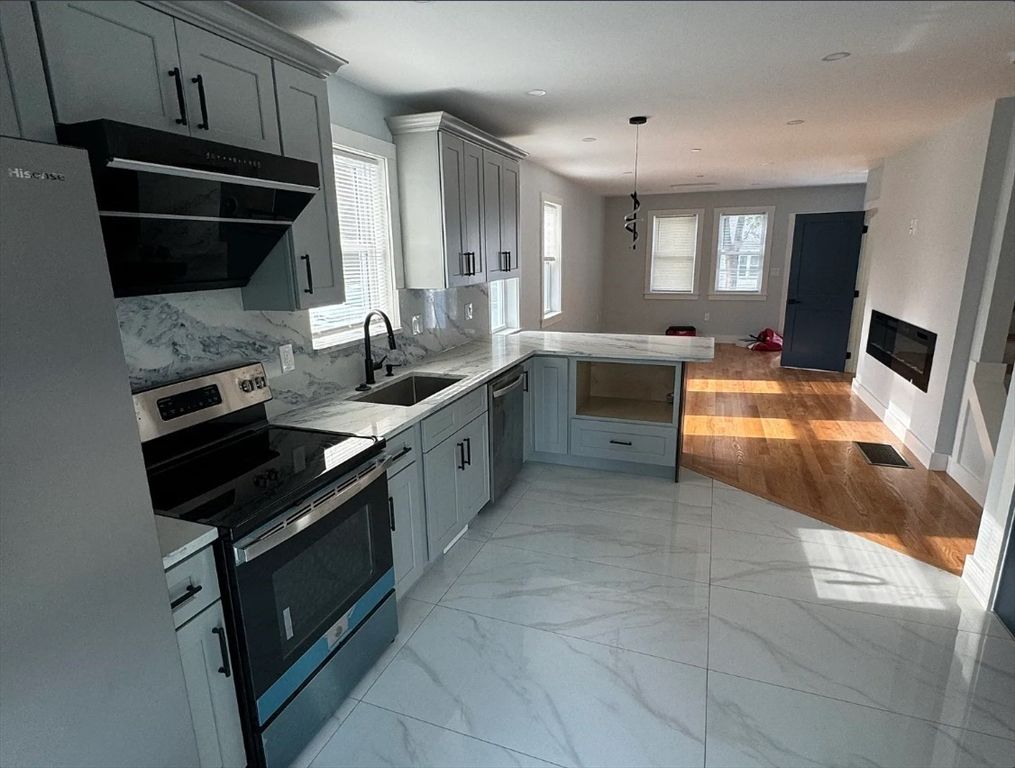 18 Montclair Ave 3, Quincy, MA 02171