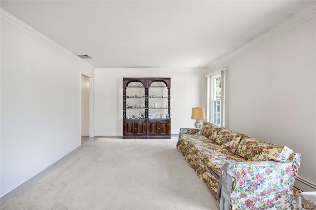 1 Briar Court, Rocky Point, NY 11778