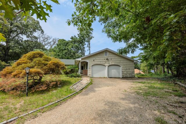 1 Briar Court, Rocky Point, NY 11778