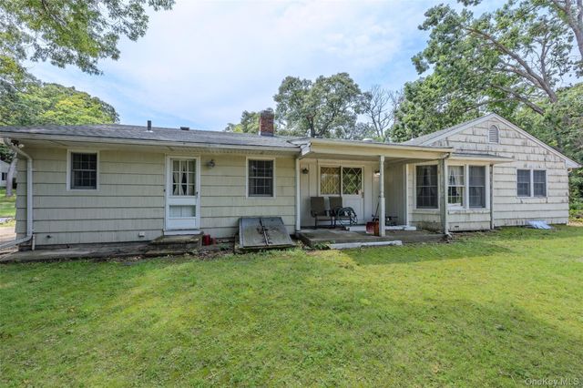 1 Briar Court, Rocky Point, NY 11778