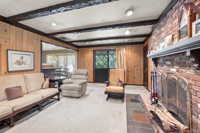 1 Briar Court, Rocky Point, NY 11778