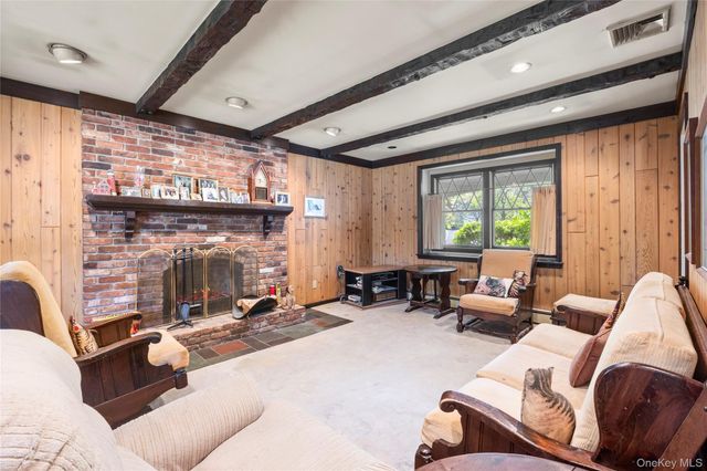 1 Briar Court, Rocky Point, NY 11778