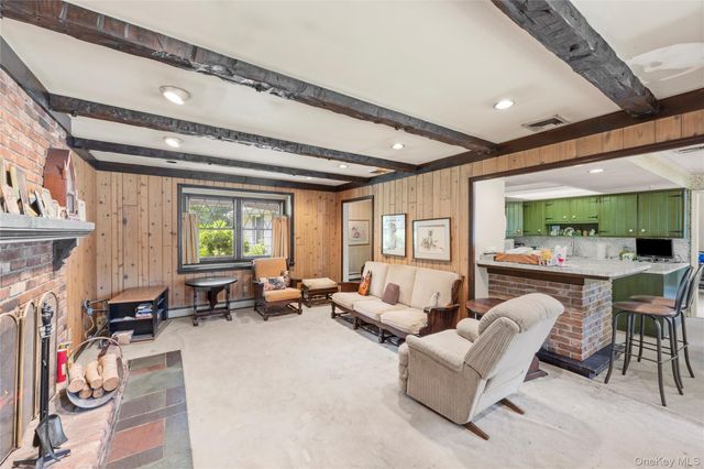1 Briar Court, Rocky Point, NY 11778