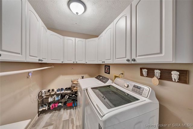 3211 Rolling Creek Drive, New Albany, IN 47150