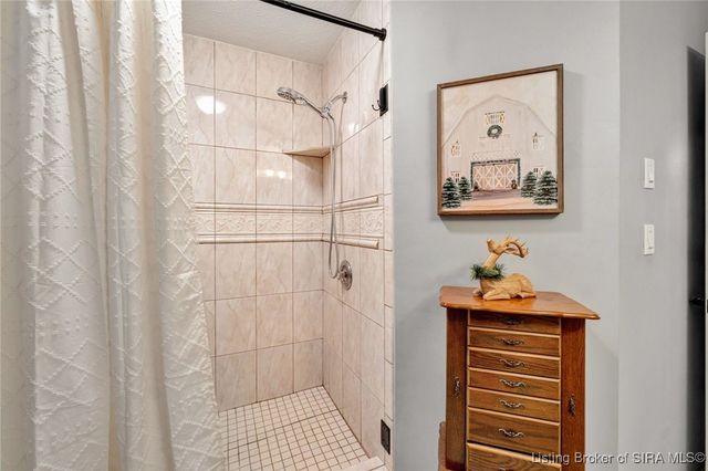 3211 Rolling Creek Drive, New Albany, IN 47150