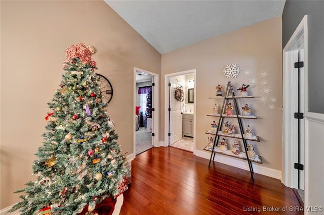 3211 Rolling Creek Drive, New Albany, IN 47150